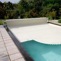 Roll easy swimming pool cover